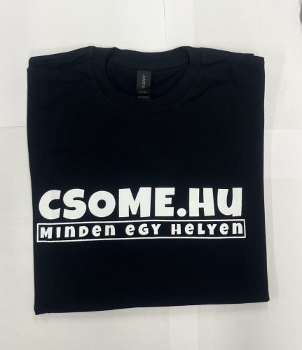 GILDAN SOFTSTYLE KÖRNYAKÚ MUNKAPOLÓ FEKETE XL"CSÖME" FELIRATOS